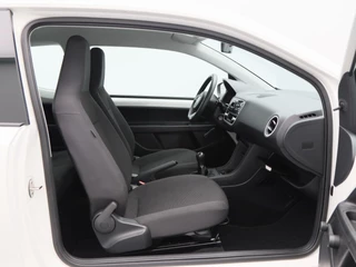 Volkswagen Up! 1.0 take up! BlueMotion | Airco | Radio CD Speler | 113.518 Km !! / 27