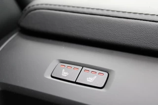 Volvo XC60 2.0 T8 Plug-in hybrid AWD Ultra Dark  | Head-Up | Panoramadak | Leder | H&K | BLIS / 30