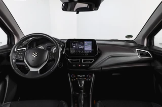 Suzuki S-Cross 1.5 Hybrid Style Orig. NL  | S/K-Panodak | Adapt. Cruise | Stoelverw. | 360 Camera | PDC | NAV+App. Connect | Afn. Trekhaak | ECC | LM 17" | / 4