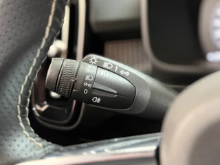Volvo XC40 1.5 T3 R-Design | Pano | Winterpakket | Elektr voorstoelen+memory | Camera | Carplay / 39