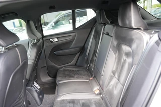 Volvo XC40 1.5 T4 RECH R-DESIGN Camera,Carplay, Harman Kardon / 25