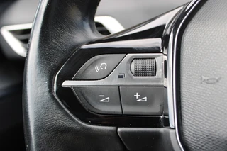 Peugeot 3008 1.2 PureTech Première  | Panoramadak | Camera | Trekhaak | Elekt. achterklep | Navigatie / 16