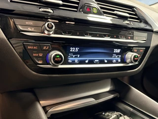 BMW 5-serie Touring 530e Business Edition Plus / trekhaak / Leder / pdc / 360 camera/cruise Adaptive / 29