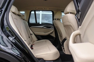 BMW X3 xDrive30e High Executive | 1e eigenaar | Dealer onderhouden | HiFi audio | LED adaptief | Trekhaak elektrisch | Stoelverwarming | DAB | Cruise control | Grootlichtassistent / 19