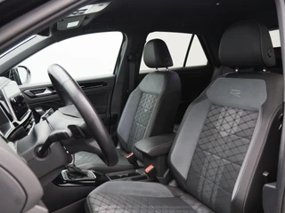 Volkswagen T-Roc 1.5 TSi R-Line Business 150 Pk Automaat | Trekhaak | Carplay | Virtual Cockpit | Adaptive Cruise | Keyless | Elektrische Achterklep | 18 Inch / 6
