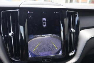 Volvo XC60 T6 Recharge AWD R-Design | Stoelverwarming & Koeling | 360° Camera | Panoramadak | Long Range | H/K | Keyless / 50