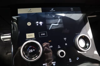 Land Rover Range Rover Evoque 1.5 P300e AWD R-Dynamic SE  PDC ECC Carplay 360 camera / 14