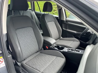 Volkswagen Golf Variant 1.5 eTSI DSG Life Trekhaak | Navi | Adap. Cruise | 4-season | Rijklaar incl. garantie / 25