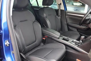 Renault Megane Estate 1.6 E-Tech Plug-In Hybrid 160 Intens|Camera|HUD|Keyless|Dodehoek assistentie / 14