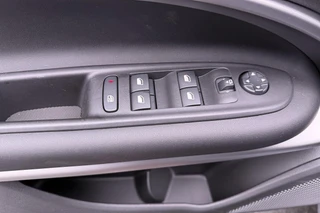 Jeep Avenger 1.2 e-Hybrid Summit / ACTIE / 26