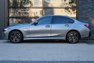 BMW 3 Series 330e M-SPORT  | BTW |  ACC | MEMORY | HUD | LED | KEYLESS | 360 | / 12