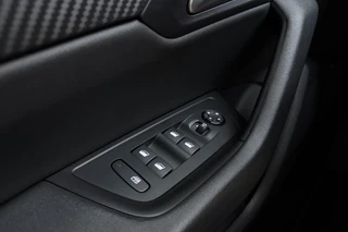 Peugeot 508 SW 1.2 PureTech Allure Pack Business | Adaptive Cruise Control | Stoelverwarming | Navigatie | LED koplampen | Camera | Trekhaak | Apple Carplay & Android Auto | Keyless Entry & Start / 21
