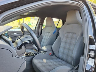 Volkswagen Golf GTE 245pk DSG Hybrid (Trekhaak,Camera,Virtual,IQ) / 13