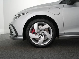 Volkswagen Golf 1.4 eHybrid GTE | SOH 96.4 % | Mist lampen | Camera | ACC | Dodehoek detectie | 245PK | / 38