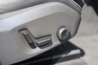 Volvo XC60 T6 Recharge AWD Plus Bright | Stoelverwarming | Trekhaak  | Parkeercamera | Panoramadak | Long Range |   Memory Stoelen | Keyless / 45
