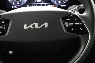 Kia Niro 1.6 GDi Hybrid DynamicLine  - Navigatie - Achteruitrijcamera - Apple & Android Carplay - Climate Control - Virena zekerheidspakket € 895,- / 25