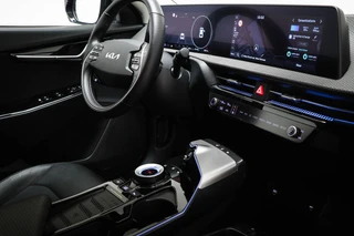 Kia EV6 Plus 77.4 kWh | SOH 99% | ACHTERBANKVERWARMING | DAB | APPLE | CAMERA | 19" / 4