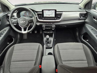 Kia Stonic 1.0 T-GDi MHEV DynamicPlusLine | Cruise Control | Climate Control | Stoelverwarming | Stuurverwarming | Camera | Privacy Glass | / 17