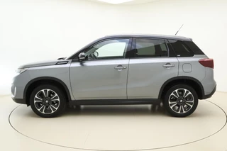 Suzuki Vitara 1.4 Boosterjet Style Smart Hybrid 129pk | Panoramadak | Trekhaak | Climate Control | Cruise Control Adaptief | Camera | Stoelverwarming | Navigatie | Parkeersensoren / 6