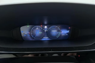 Peugeot 408 1.6 HYbrid 225 e-DSC7 Allure DEMO ZONDER KMS! l Wireless Apple Carplay & Android Auto l Digitale Cockpit l DAB l Bluetooth l PDC l LED verlichting l Lichtmetalen Velgen / 21