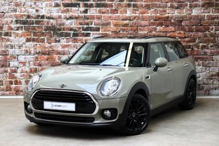 MINI Clubman Cooper Salt Business Automaat  / Navigatiesysteem / Panoramadak / 17 Inch / Apple CarPlay / Chrome Line / Head-Up Display / Climate Control / Bluetooth / Cruise Control