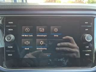 Volkswagen T-Roc 1.5 TSI Sport Business R Automaat, Stoelverwarming, Carplay, ALL IN Prijs!! / 24