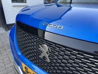 Peugeot 2008 1.2 Turbo 130 PK Allure Pack | Trekhaak 1200 KG | Navigatie | 3D Virtual Cockpit | Stoelverwarming | LED Verlichting | Half Lederen Bekleding | Keyless Start | Climate Control | Cruise Control | 17 Inch Lichtmetalen Velgen | / 42