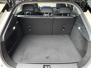 Voyah Courage Business Edition 80 kWh / 13
