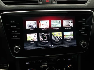 Škoda Superb 1.4 TSi 218 Pk iV Sportline Business | Panoramadak | Adaptive Cruise | Stuur/Stoel Verwarming | CarPlay | 19 Inch | 89.796 Km !! / 29