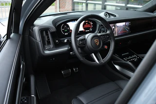 Porsche Cayenne Coupé 4.0 Turbo E-Hybrid GT  Burmester PDCC Carbon HUD ACC 360 / 91