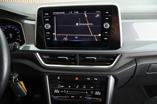 Volkswagen T-Roc 1.0 TSI 110pk Style Trekhaak LED Virtual Cockpit Navigatie / 13