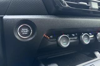 Citroen C4 1.2 Puretech 130pk Automaat Shine Pack Business | Navigatie | Adapt. Cruise control | Lederen stoelen elektrisch en verwarmd | Head-up display | Keyless | Apple Carplay/Android Auto | 18" Lichtmetalen velgen / 34