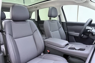 Leapmotor C10 Design REEV 28.4 kWh | Nieuwe auto | Gecombineerde actieradius WLTP 974km | 1500 kg Trekgewicht | Diverse kleuren leverbaar | Full options | Stuurverwarming | Stoelverwarming en koeling | Elektrisch verstelbare voorstoelen | Navigatie | Keyless entry & start | 20 inch lichtmetalen velgen | Led verlichting / 16