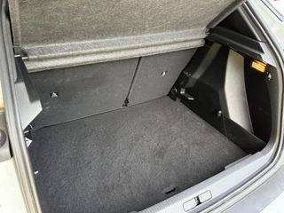 Peugeot 2008 1.2T 100pk Allure | DEMO | Facelift model | Parkeersensoren voor + achter | Apple Carplay/Android Auto | Climate Control | Lichtmetalen velgen / 11