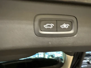 Lynk & Co 01 1.5 / pano / navi / camera / Infinity / memory / elec klep / Apple Android carplay / 23
