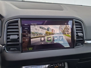 Škoda Karoq 1.5 TSI ACT Style Pano 360° Carplay Trekhaak Business Sportline / 32