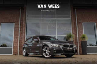 BMW 3-serie Touring 318i Centennial Executive M-sport | 2e eigenaar | HiFi audio | Navigatie | Bluetooth | Climate control | M-sportstuur | Cruise control | PDC | 18 inch | Trekhaak / 2