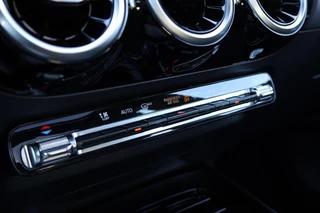 Mercedes-Benz B-Class 200 Luxury Line Panoramadak / Stuurwielverwarming / Stoelverwarming / 17