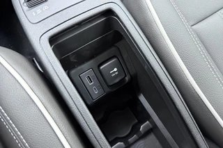 Fiat 500 1.0 Hybrid La Prima | Cabrio | Lederen bekleding | Keyless | Camera | Cruise control | Lichtmetalen velgen | Navigatie | Draadloze apple carplay/android auto | JBL audio / 24