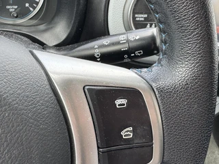 Toyota Yaris 1.5 HYBRID ASPIRATION / 28