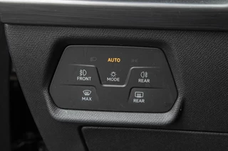 CUPRA Leon Sportstourer 1.4 PHEV Essential Stuurverwarming|Camera| / 18