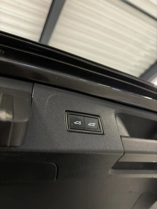 Volkswagen Passat 1.6 TDI R-line Pano Virtual Trekhaak NAP / 31