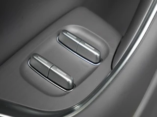 Leapmotor C10 Design REEV 28.4 kWh | Nieuwe auto | Gecombineerde actieradius WLTP 974km | 1500 kg Trekgewicht | Diverse kleuren leverbaar | Full options | Stuurverwarming | Stoelverwarming en koeling | Elektrisch verstelbare voorstoelen | Navigatie | Keyless entry & start | 20 inch lichtmetalen velgen | Led verlichting / 34
