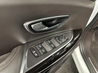 Renault Espace 1.6 TCe Dynamique AUTOMAAT PANO TREKHAAK 5P NAVI CRUISE ECC LM. / 17