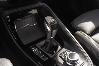 BMW X1 xDrive25e High Executive M sport | 1e eigenaar | Dealer onderhouden | Panoramadak | Apple Carplay | Camera | LED adaptief | Head-up | Stoelverwarming | Cruise control / 30