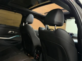 BMW 3-serie Touring 330e M-Sport Pro | LCI | Dravitgrau | 292PK | Plug-in Hybrid |Carplay | 19” | Harman Kardon | Trekhaak / 25