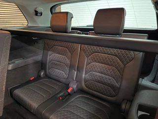 Skoda Kodiaq 1.5 TSI Ambition 7p. | 7-persoons | Carplay & Android Auto | Trekhaak | Camera | Stoelverwarming | KESSY | 18 Inch / 44