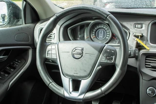 Volvo V40 2.0 T2 Inscription Parkeersensor achter|Bleutooth|Airco / 36