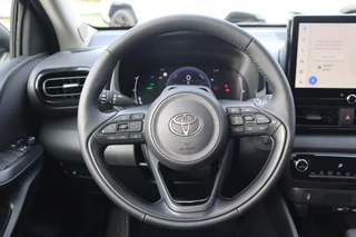 Toyota Yaris 1.5 Hybrid 115 DYNAMIC NIEUW DIRECT LEVERBAAR! STOEL/STUURVERW PARK-SENSOREN BLIND SPOT NAVI 17'' LM-VELGEN CAMERA APPLE/ANDROID / 21