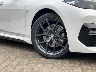 BMW 2 Serie Gran Coupé 218i M Sport Edition Pano.dak HUD Stoelverw. Carplay Alpinweiß DAB LED / 15